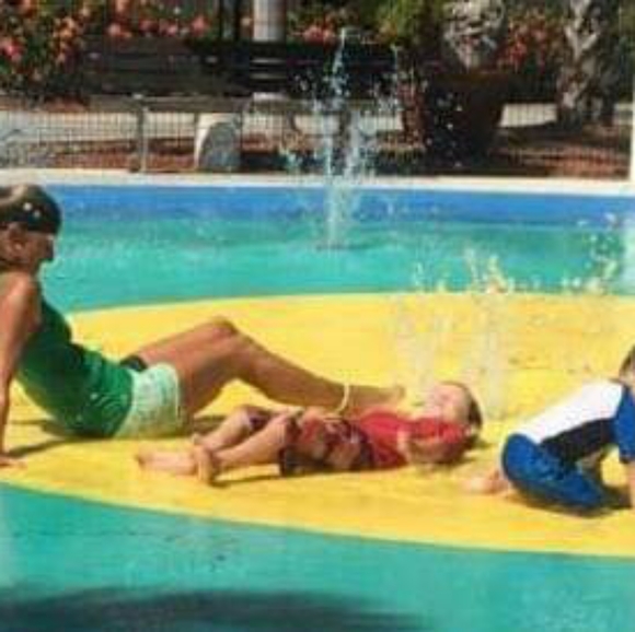 Meet your Posher, Lori - Picture 8 of 9